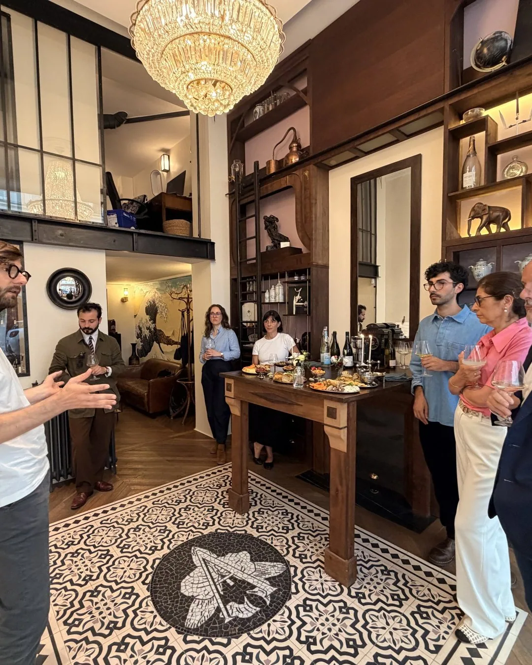 Une soirée du Club Greg&rsquo;s, l&rsquo;expert et ses invités dans sa boutique