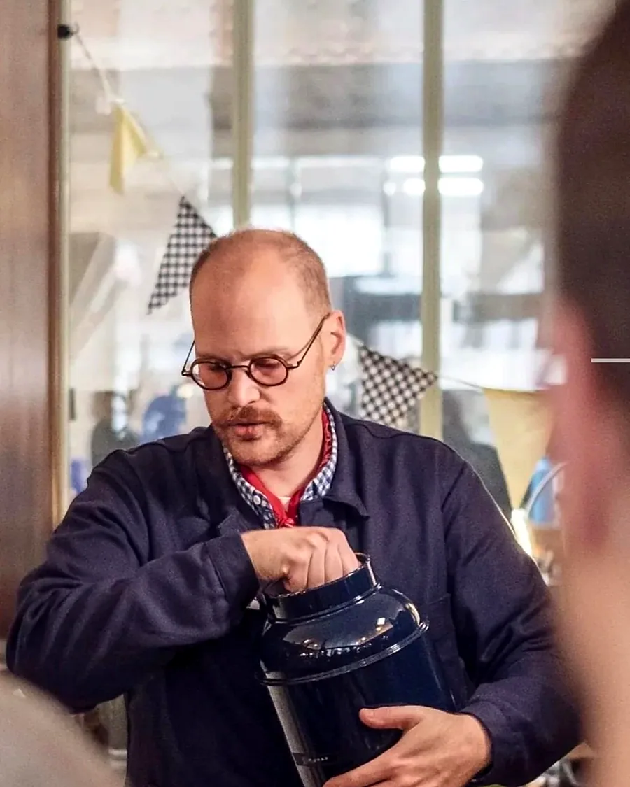 Ludovic Gossart, Café